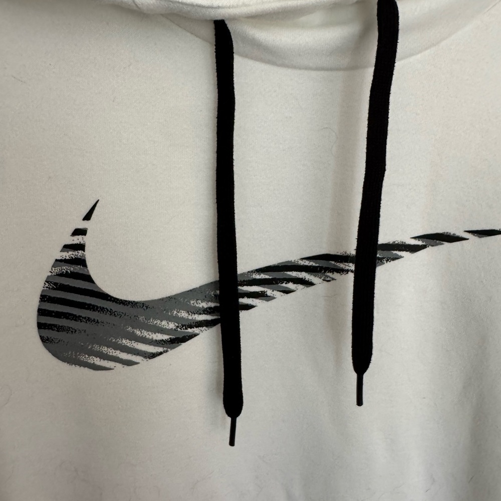 NWOT Nike Dri-Fit Hoodie Size Medium